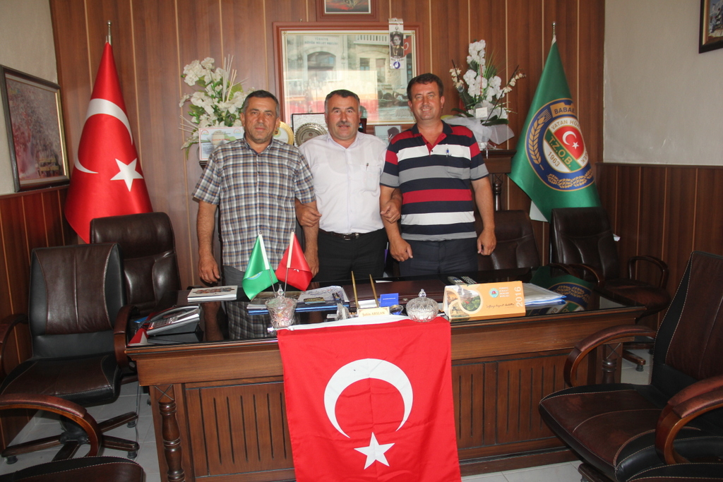 ‘’Demokrasi ve cumhuriyetin adının geçtiği meydanlardayız’’