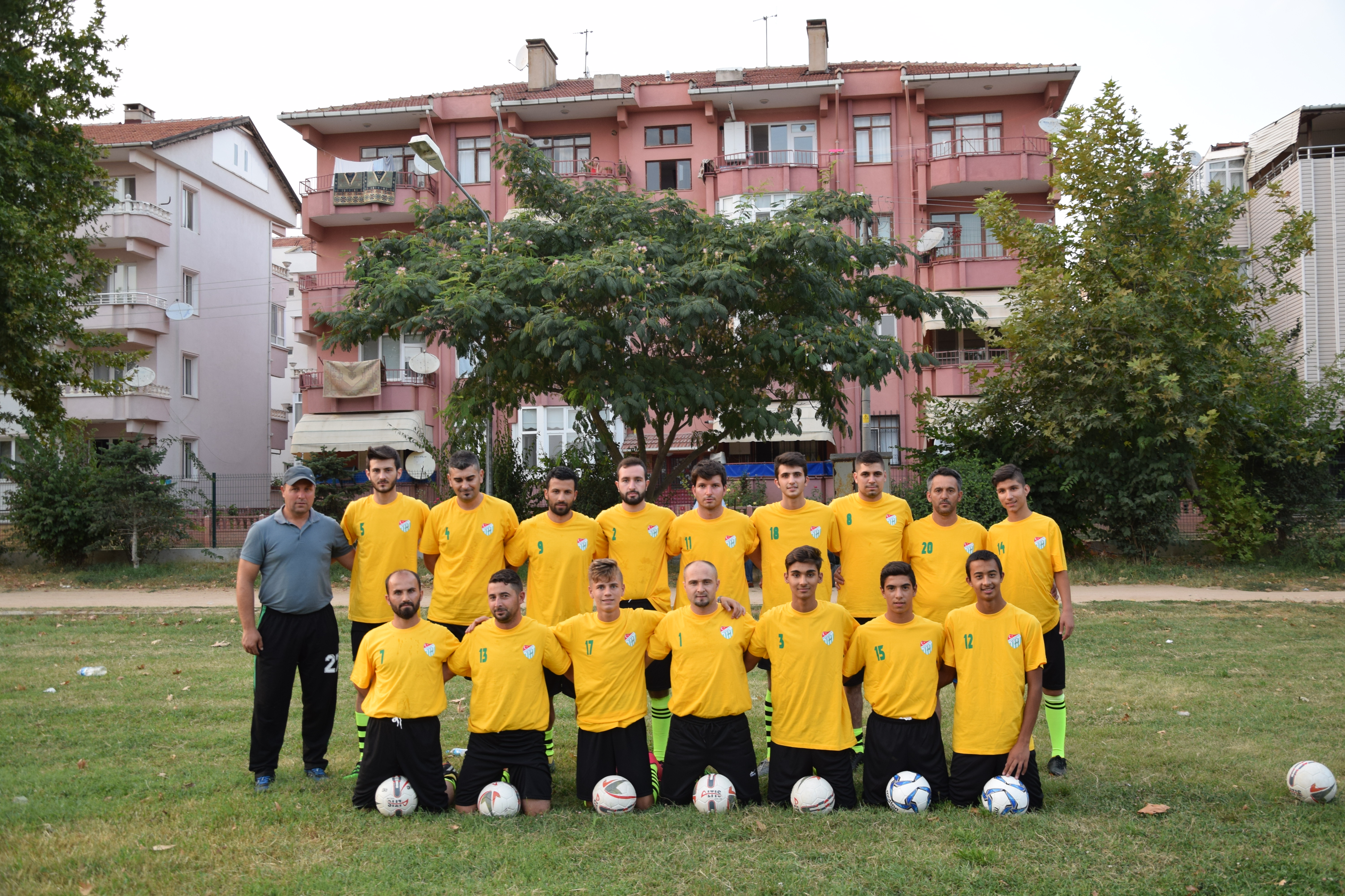 NADIRLI GENÇLİKSPOR TOP BAŞI YAPTI…