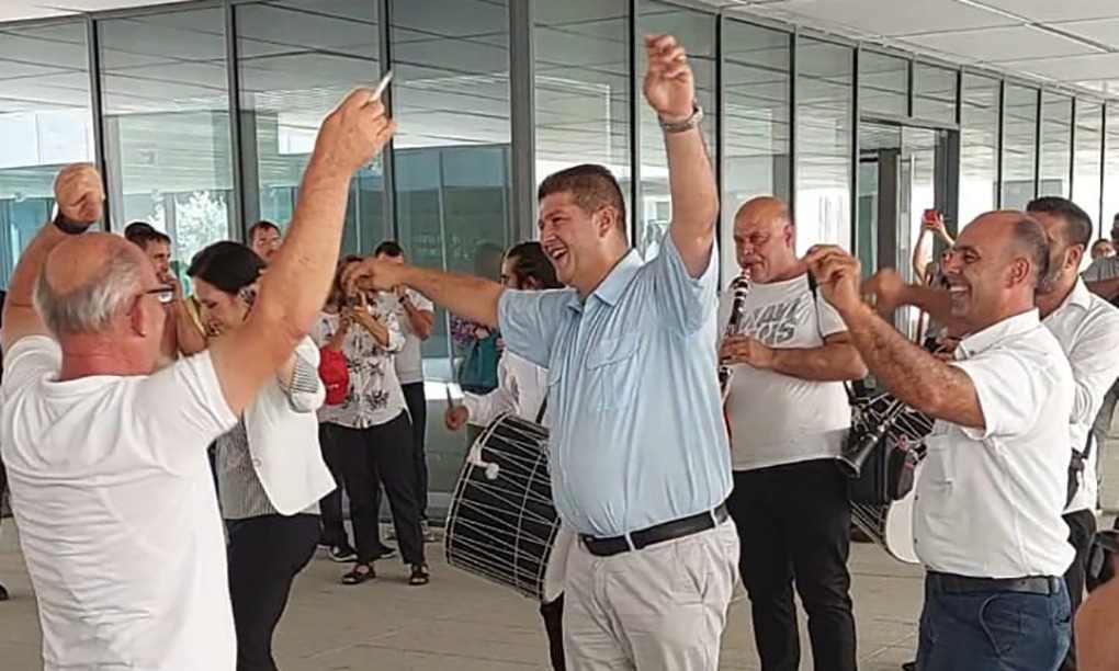 İMZALANAN EK ZAM PROTOKOLÜ SONRASINDA PERSONELDEN “EN BABA BAŞKAN KADİR BAŞKAN” TEZAHÜRATI