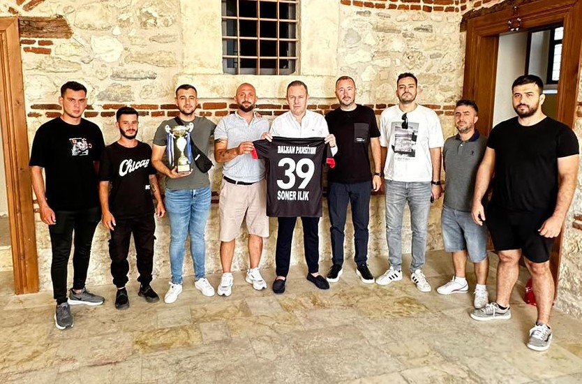 Karahıdır Spor Kulübü’nden, Başkan Ilık’a “39 Numaralı Forma”