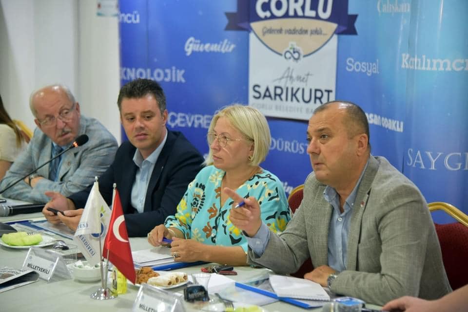 ÇORLU’NUN MAHALLELERİNDE BOĞAZ YAKAN KOKU!