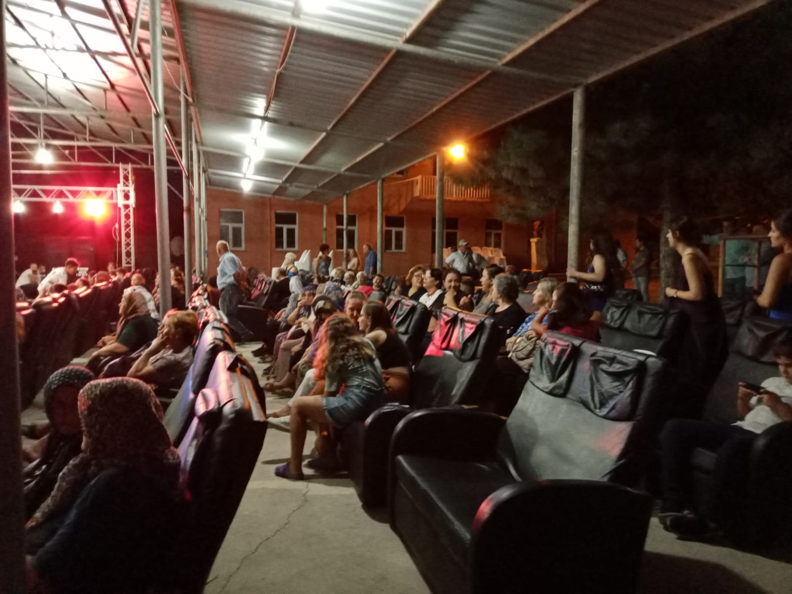 Köy düğün salonu yenilendi