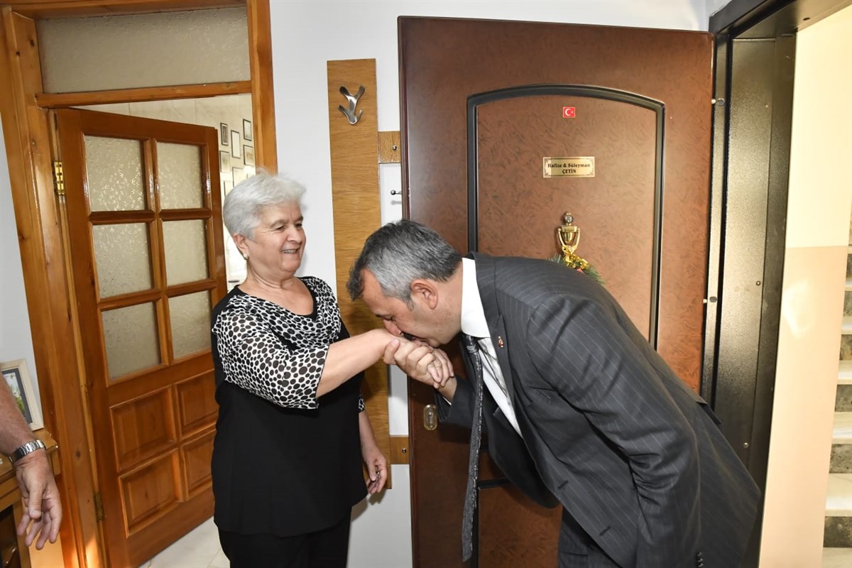 Edirne Valisi Yunus Sezer, İlk Ziyaretini Şehit Ailesine Yaptı
