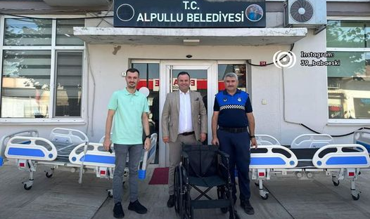Alpullu Belediyesinden hasta yatağı ve tekerlekli sandalye yardımı