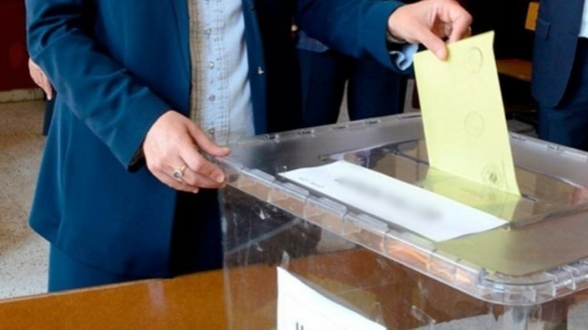 BABAESKİ NEFESİNİ TUTTU, BEKLEMEDE