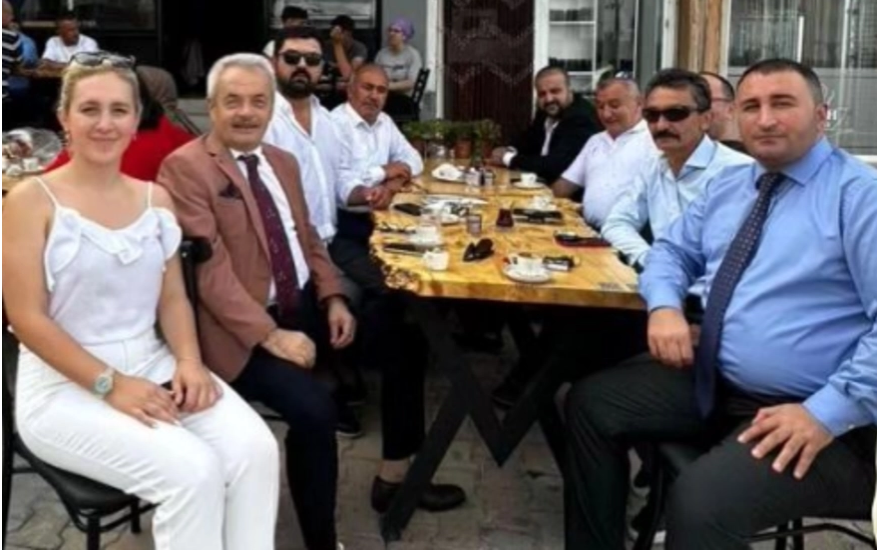 Ada Port Restaurant'ının açılışına katıldılar.