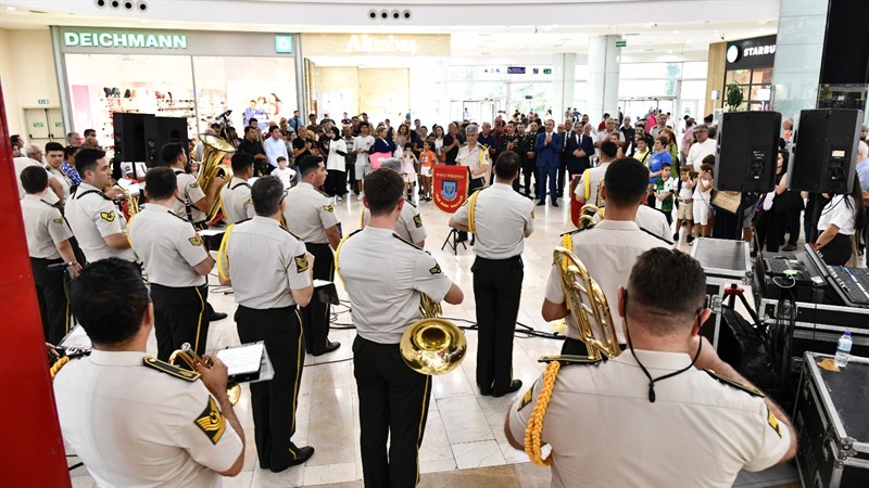 Vali Soytürk 5. Kolordu Bandosu’nun Konserini İzledi