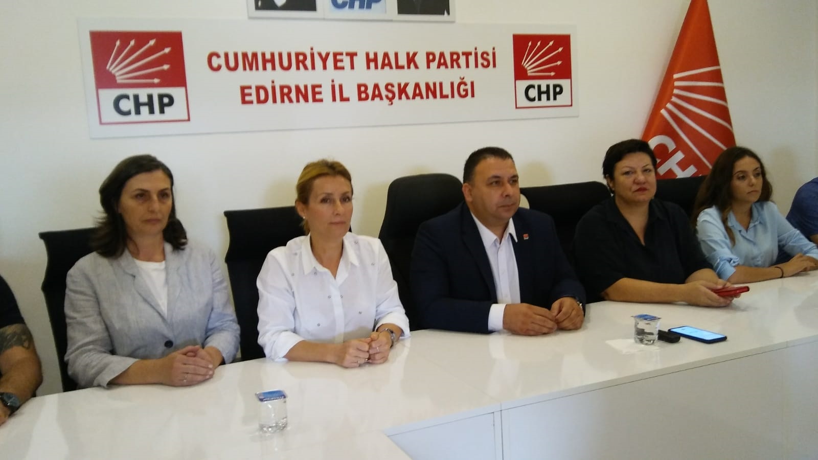 Kahraman; Ön Seçim Olmalı...