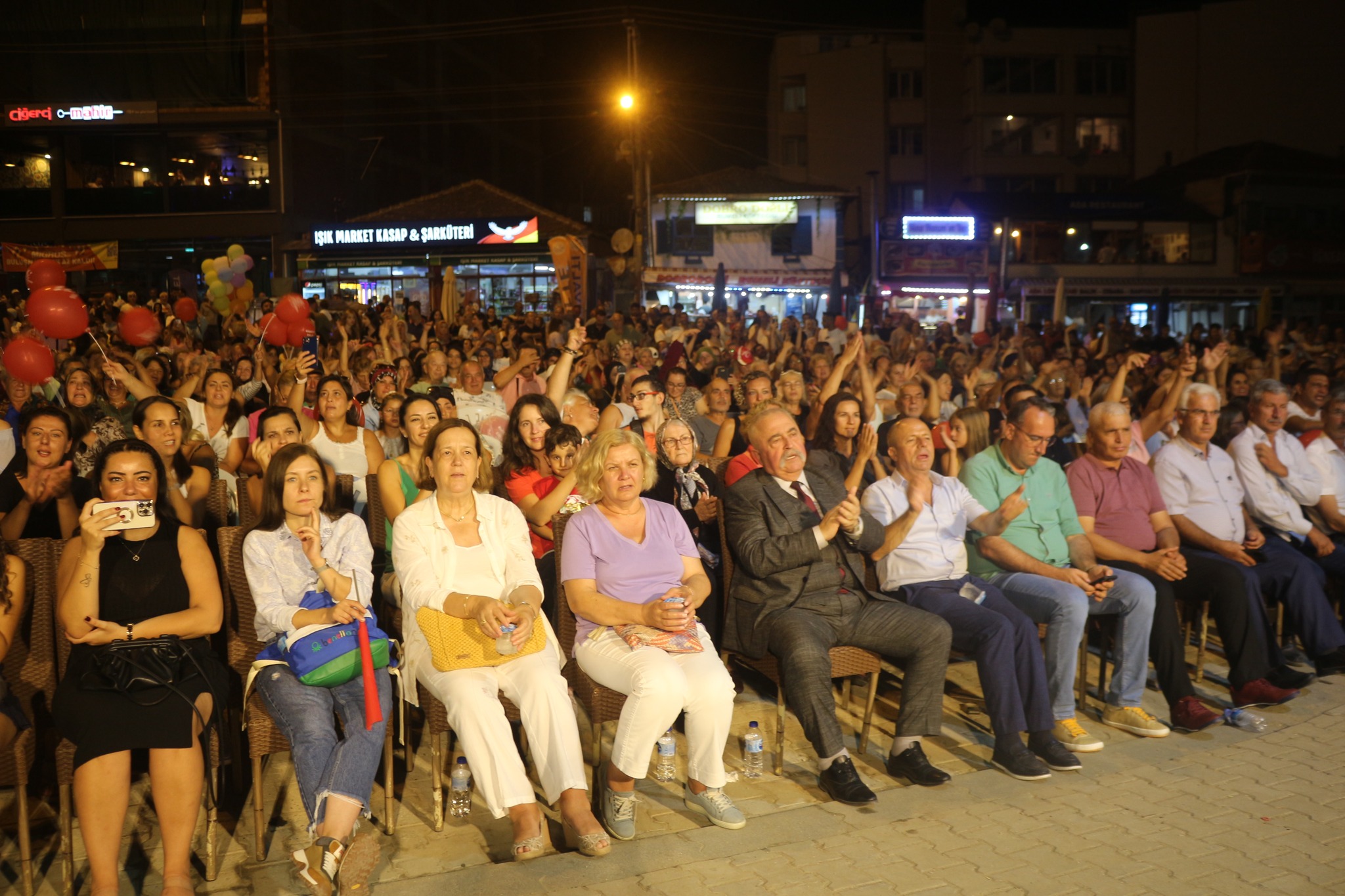 İĞNEADA'DA, ZEYNEP DİZDAR KONSERİ
