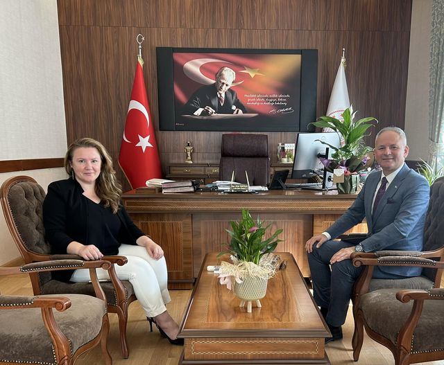 Özefsun'u ziyaret ederek hayırlı olsun dileklerini iletti