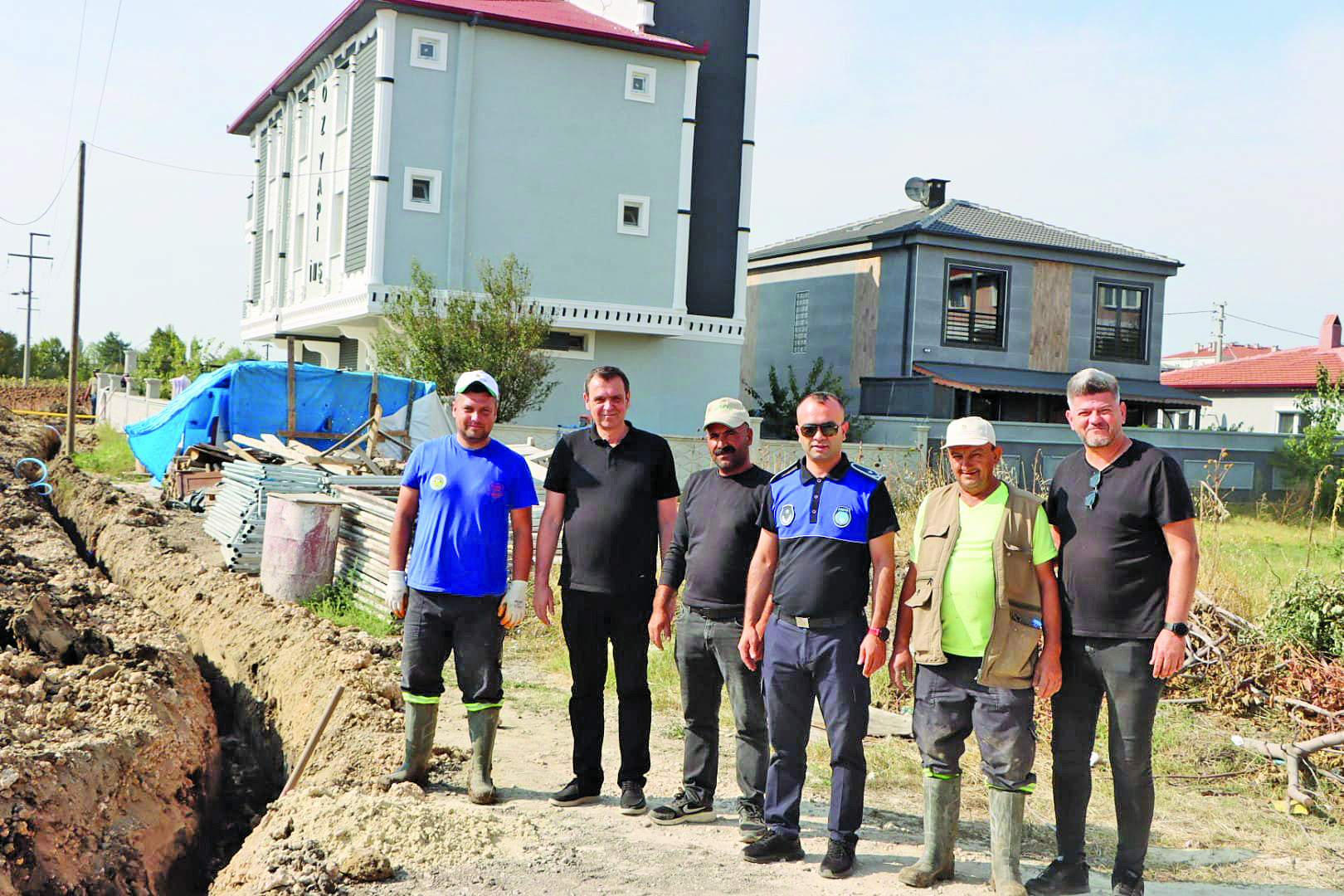 Başkan Özalp Doğalgaz ve Yol Yapım Çalışmalarını İnceledi