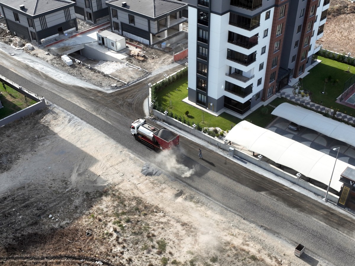 Çerkezköy’de 4 Sokakta 7 Bin Metrekare Sathi Kaplama Yol Çalışması