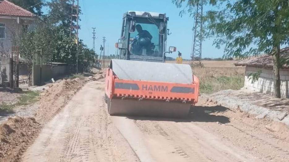Ağayeri Köyü’nün Yolları Yenileniyor