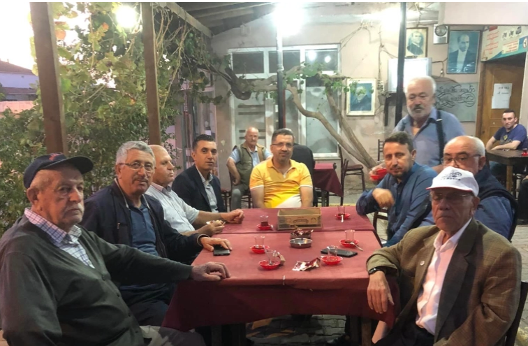 Teşkilat üyeleri, köydeki vatandaşlarla buluştu