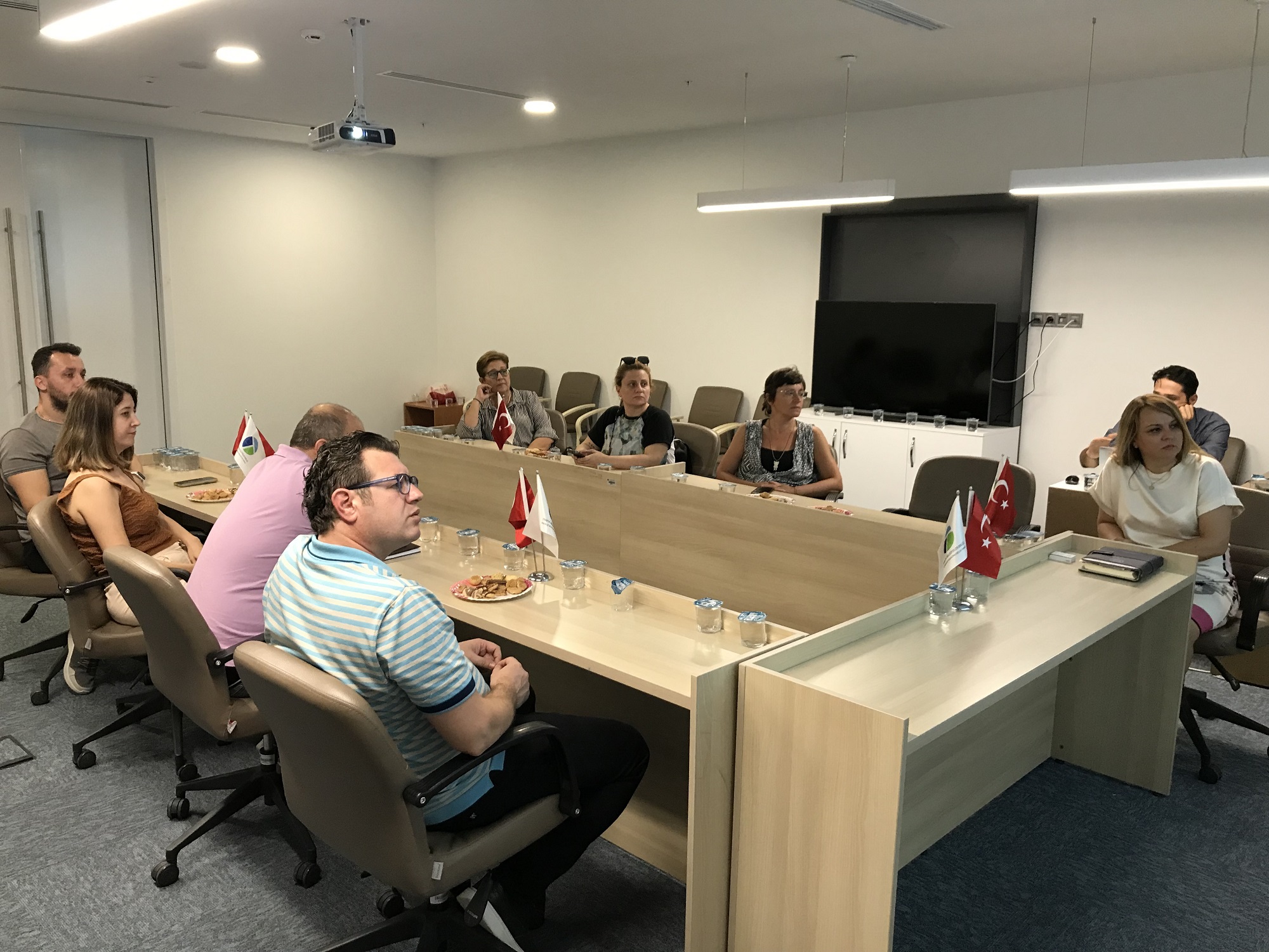 ÜÇ GRUP OLUŞTU