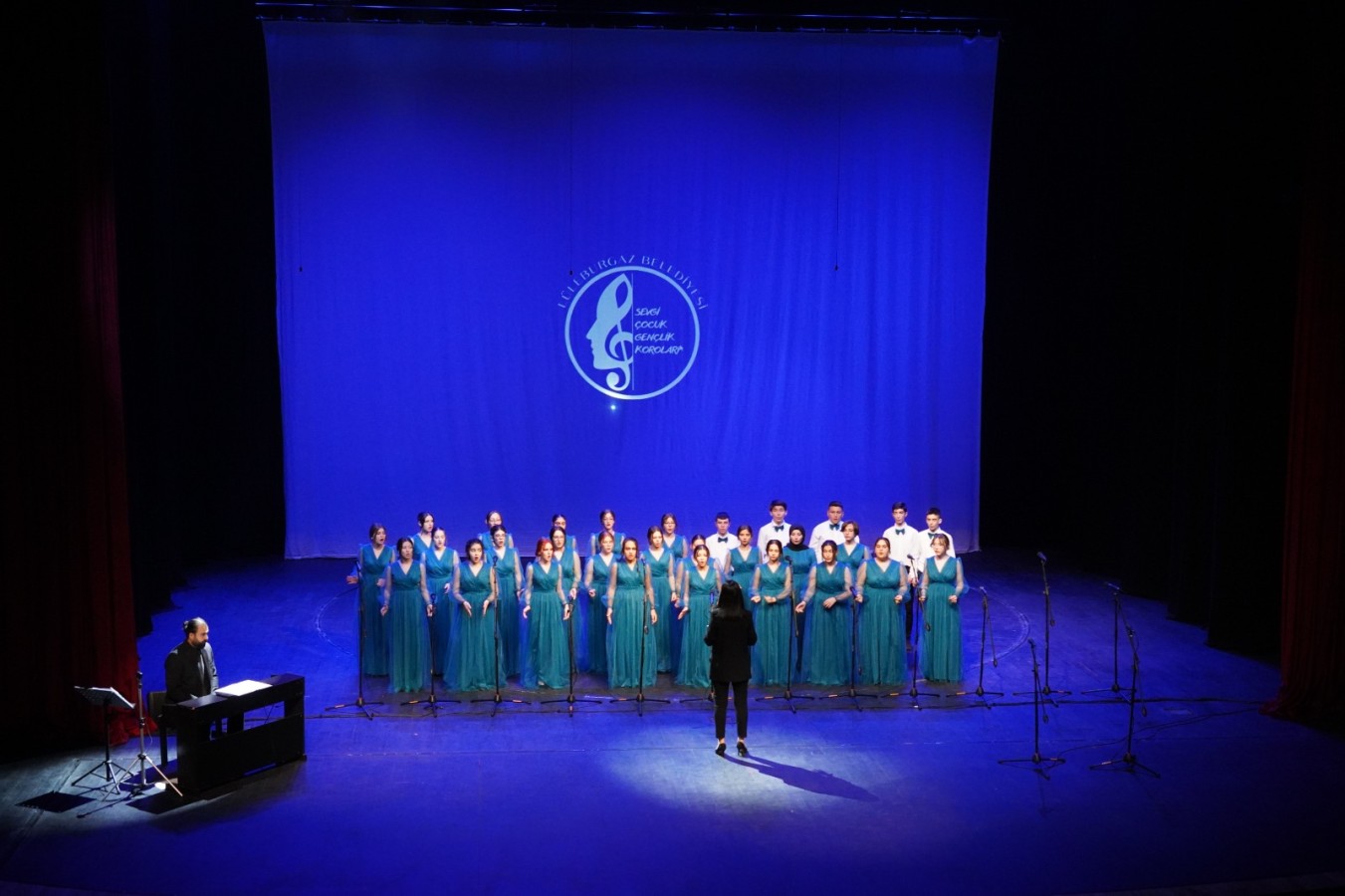 GÖĞSÜMÜZÜ KABARTTI