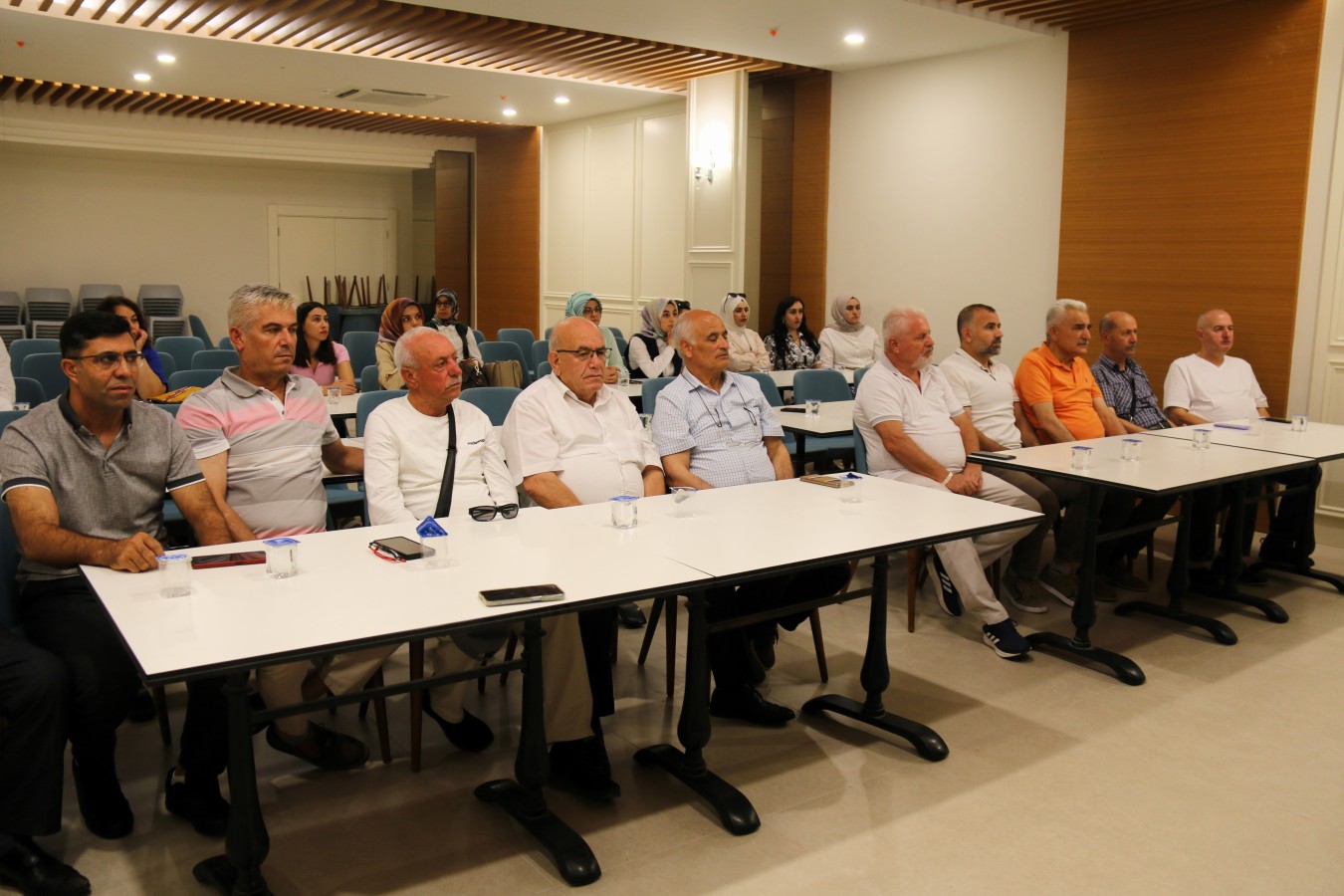 Çerkezköy Muhtarları Eğitim Seminerine Katıldı