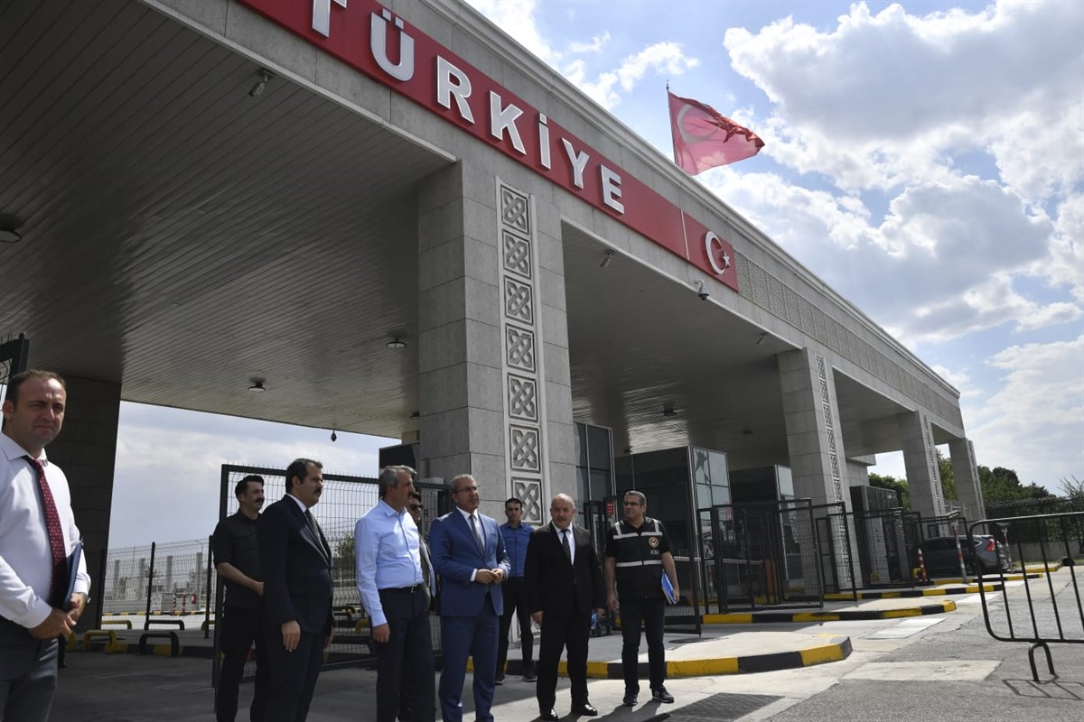 Vali Sezer Hamzabeyli Gümrük Kapısında İncelemelerde Bulundu