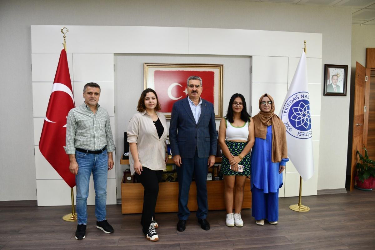 Öğrencilerden NKÜ Rektörü ŞAHİN’e Ziyaret...