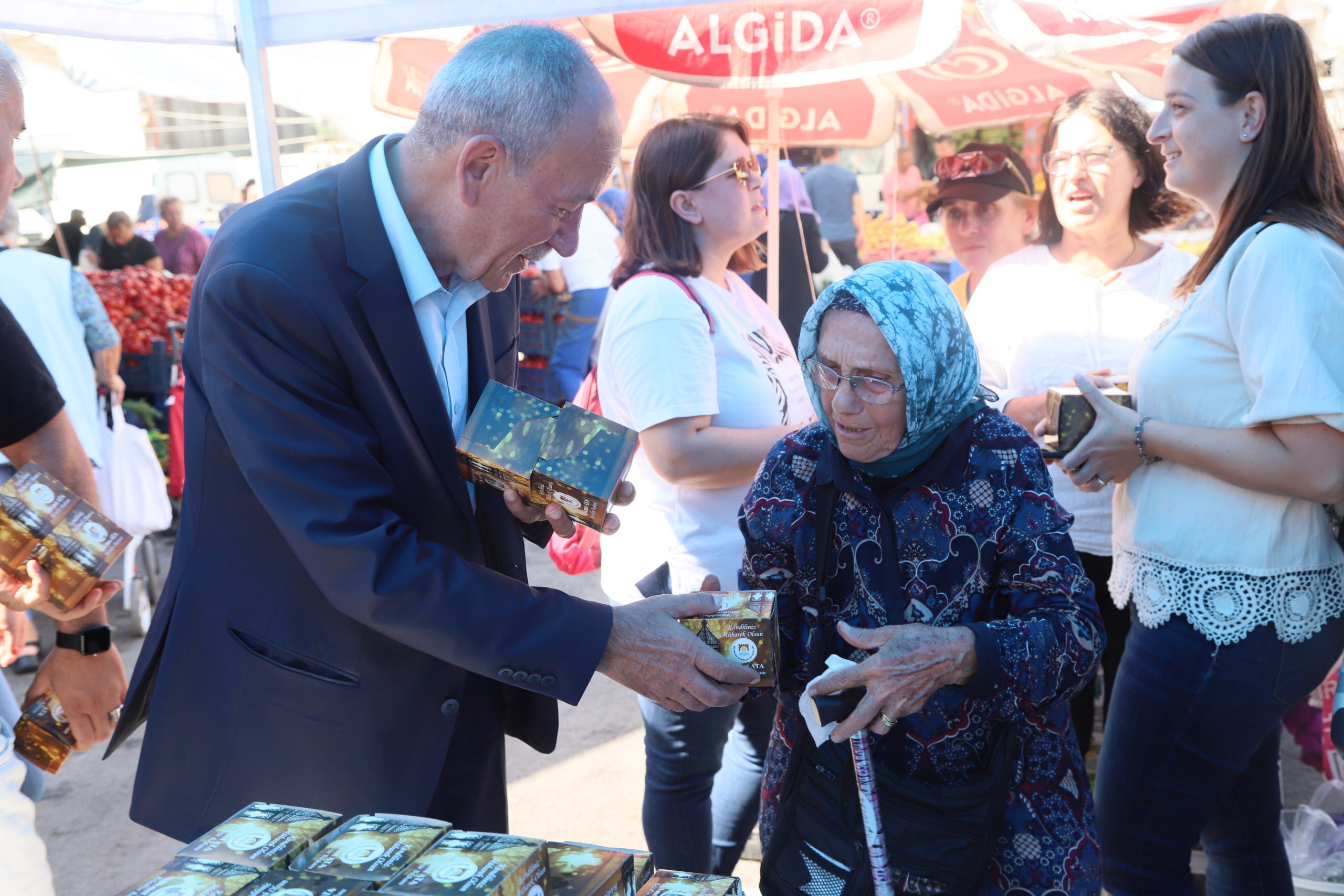 Marmaraereğlisi’nde Kandil Simidi Dağıtıldı