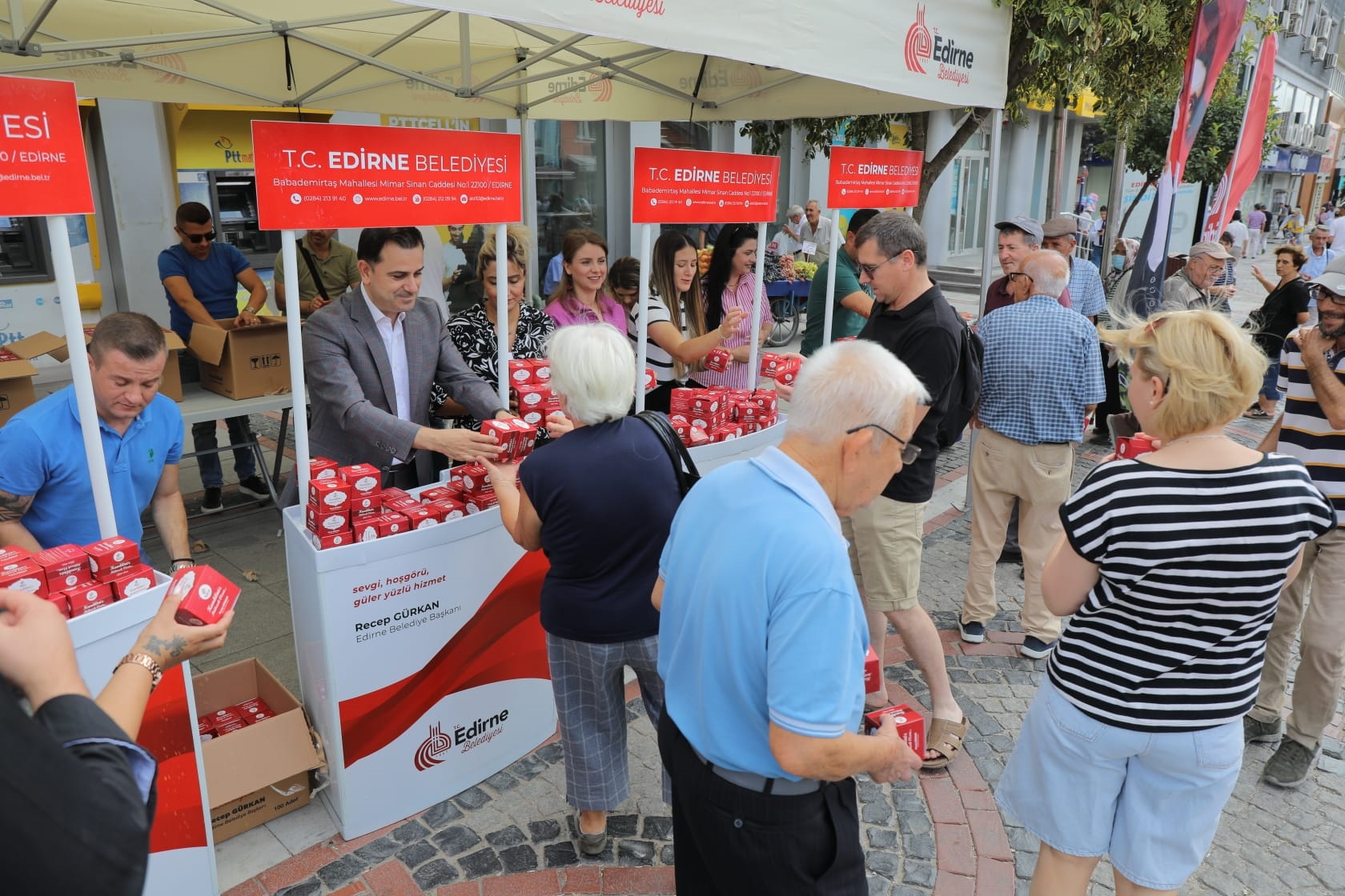 Edirne Belediyesi’nden Kandil Simidi İkramı