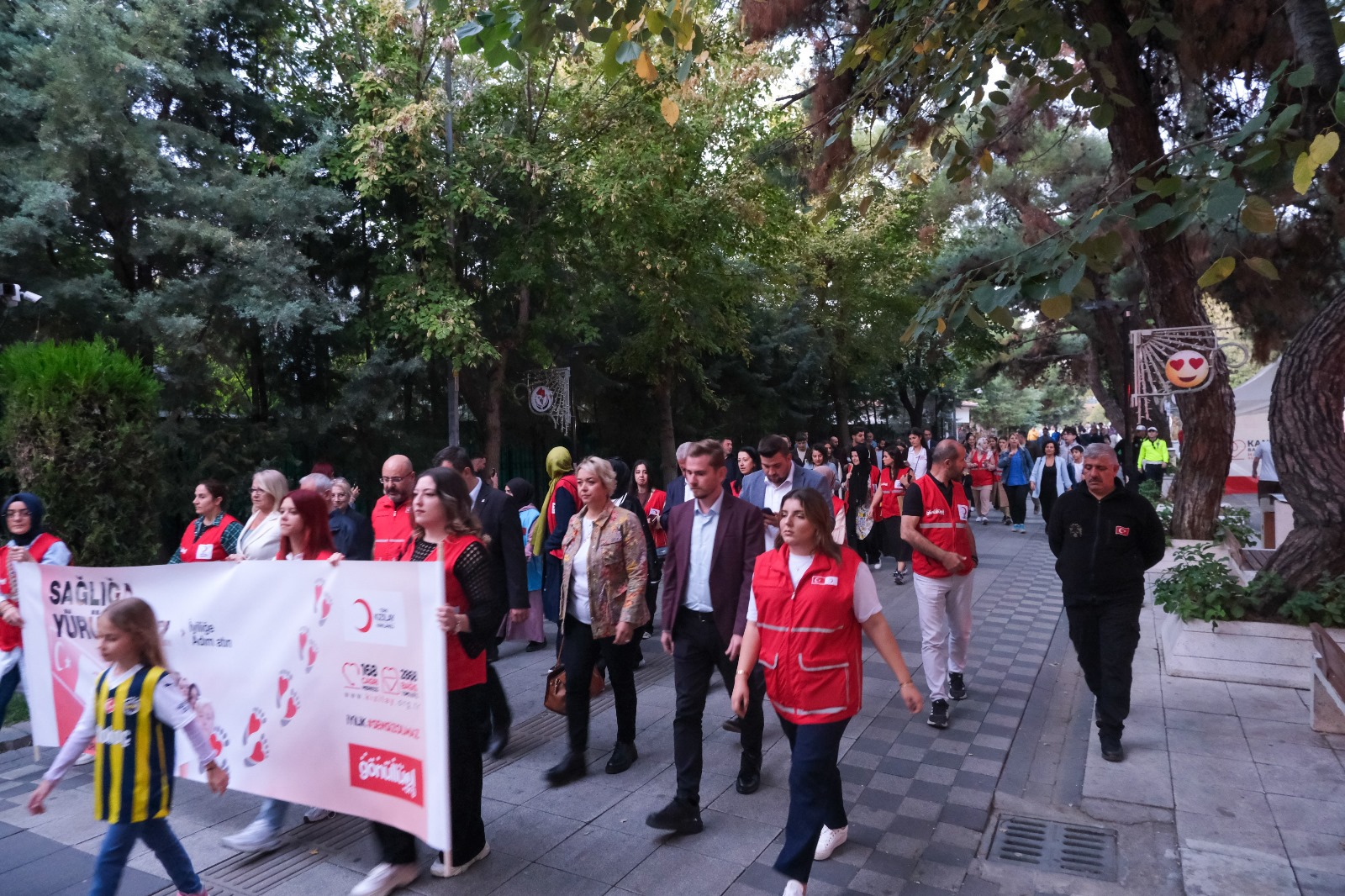 Sağlıklı Yaşam için yürüdüler