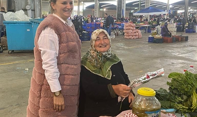 100 kadın üreticiye çiçek verildi