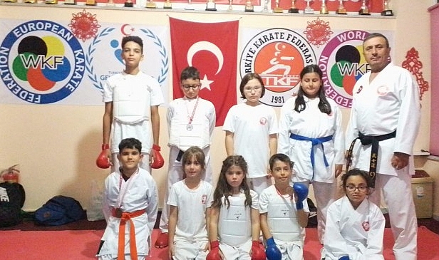 11 Madalya ile Döndüler...