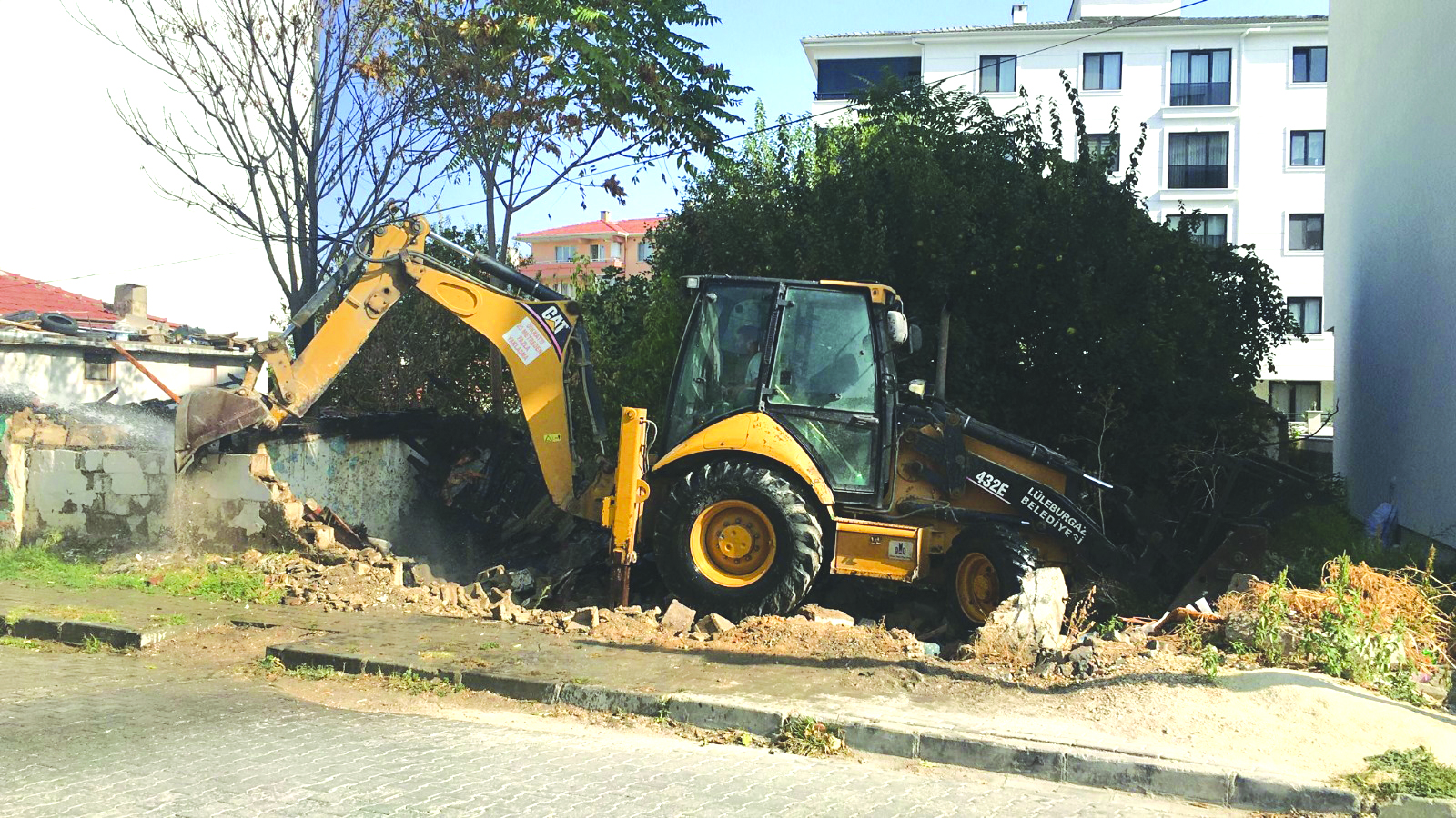 Yıkılan metruk binaların sayısı 121’e ulaştı