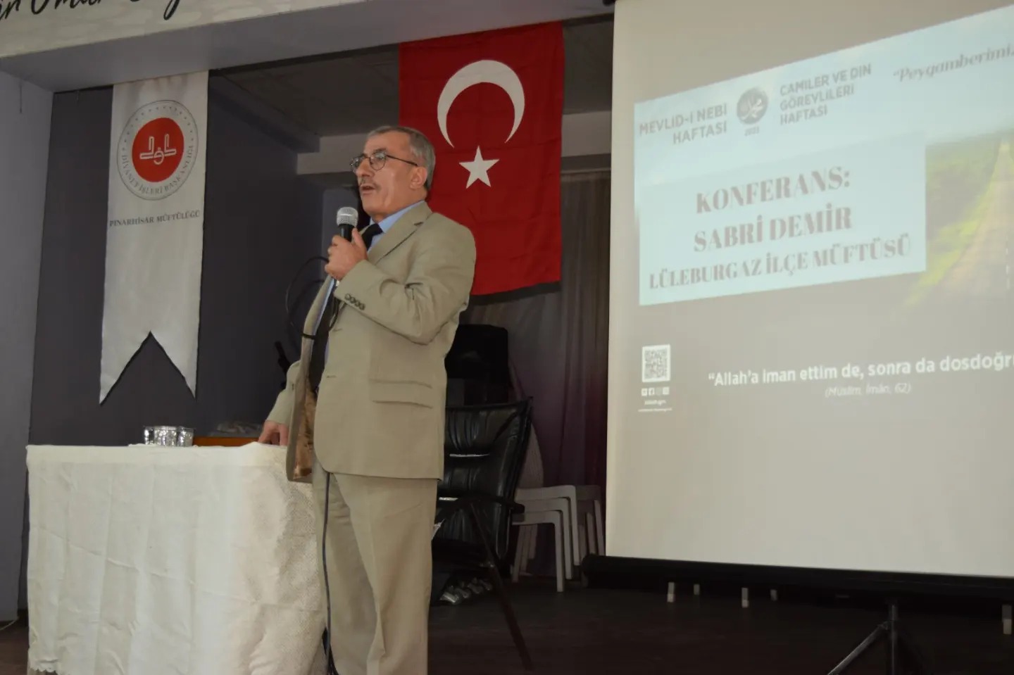 Müftülük İlahi Korosu, kasideler, ilahiler okuyarak gönülleri mest etti