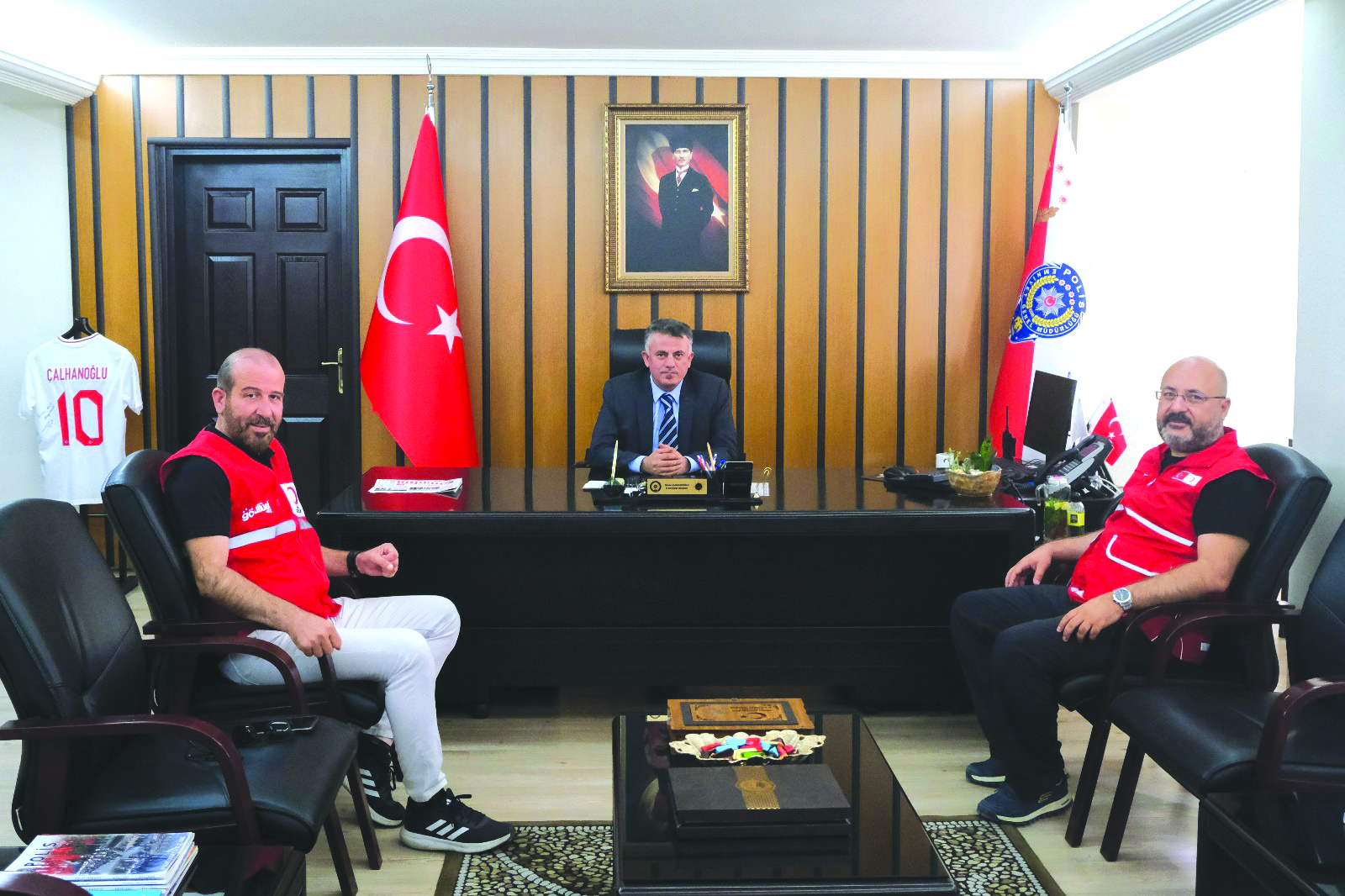 Çamuroğlu'na hayırlı olsun ziyaretinde bulundu