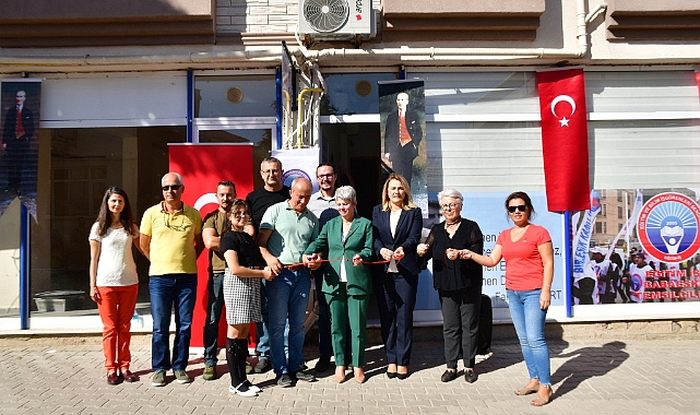 Açılışta Bir Araya Geldiler