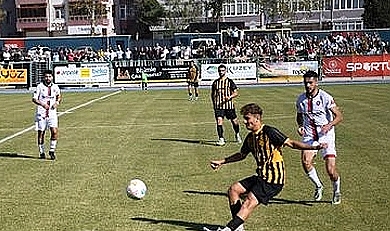 Dakikalar 90'ı gösterirken tabeladaki skor, Keşanspor 5 - Babaeskispor 0