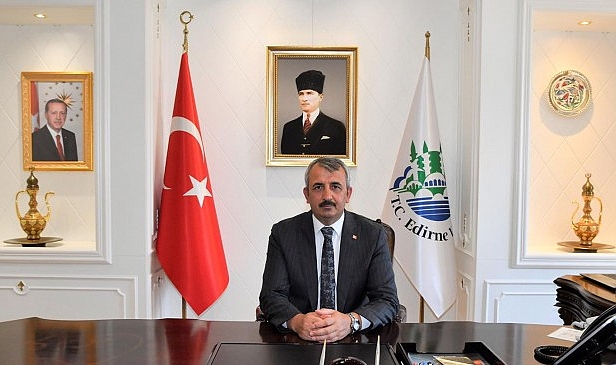 Edirne Valisi 19 Ekim Muhtarlar Günü’nü kutladı