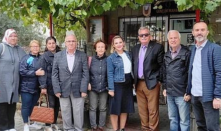 Gençlik Mahallesi Muhtarı Remzi Dik'i ziyaret ettiler