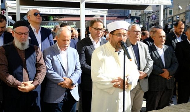 Gıyabi Cenaze Namazı Kılındı