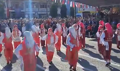 İzleyenleri Büyülediler...
