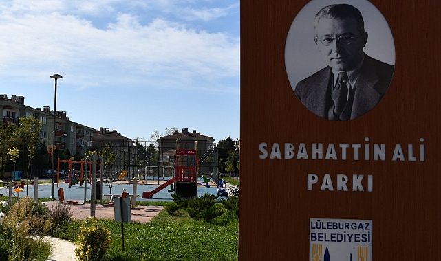 Kimi yürüyüş yapıyor, kimi de  çayını yudumluyor...