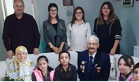 Öğrencilerinden Anlamlı Ziyaret...