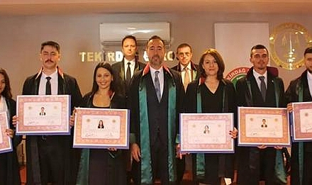 Tekirdağ Barosu, Yeni Avukatlara Ruhsatlarını Takdim Etti