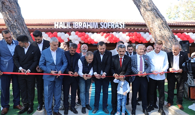 Vali Ekici işletmenin açılışına katıldı