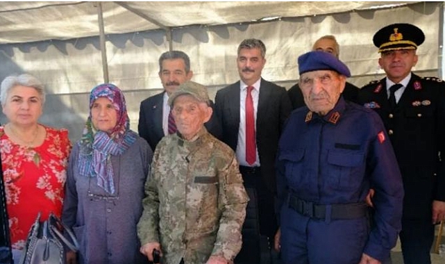 Yaşayan Tarihini Temsil Ediyorlar...