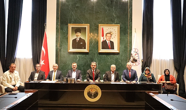 Bakanlığa bina bağışladı