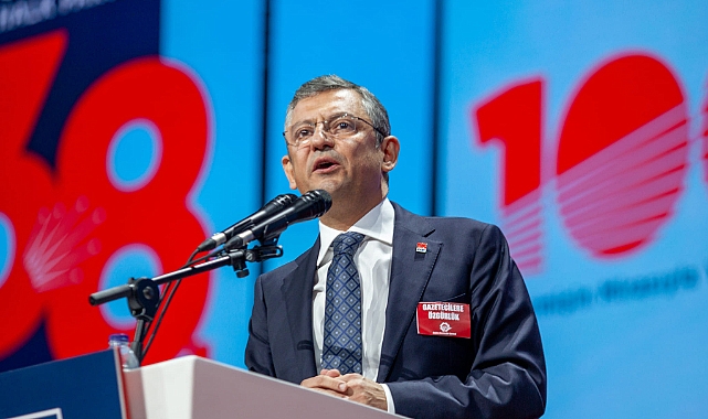 CHP’lilerden Genel Başkan Özgür Özel’e tebrik