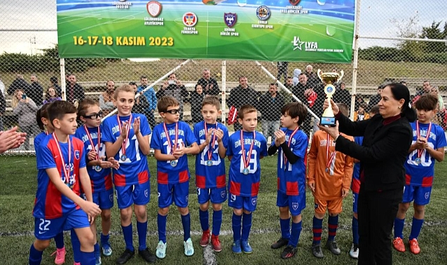Edirne Birlik Spor, 100. Yıl Cumhuriyet Kupası'nda Şampiyon!