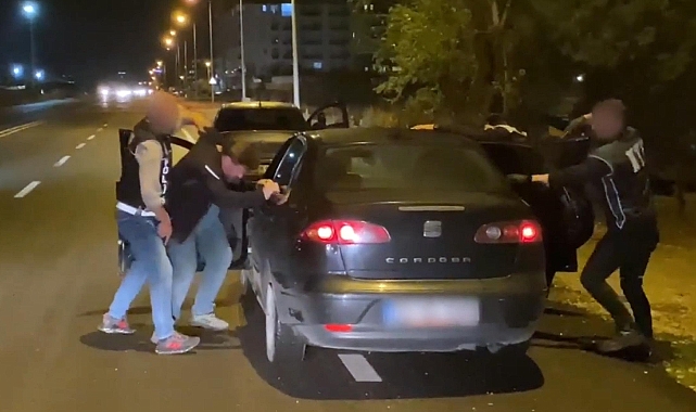 Edirne'de, otomobilde uyuşturucuyla yakalanan 3 Bulgar tutuklandı