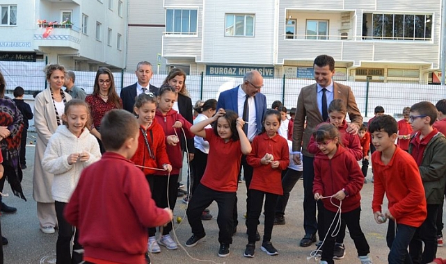 Kaymakam Yüce kermese katıldı