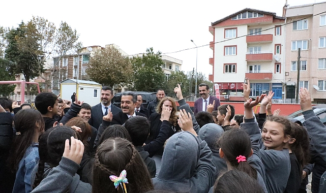 Kırklareli Valisi Birol Ekici, İmam Hatip Ortaokulu'nu Ziyaret Etti