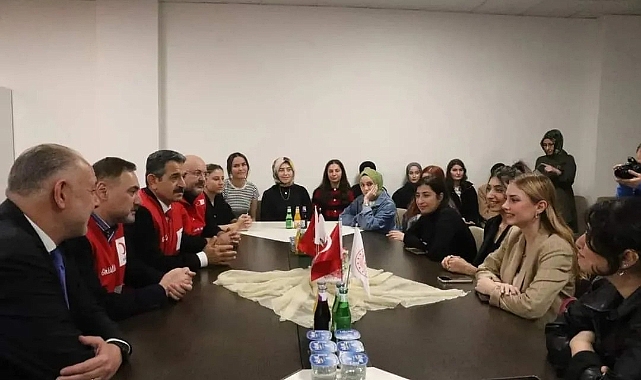 Kütüphane ve atölye açıldı