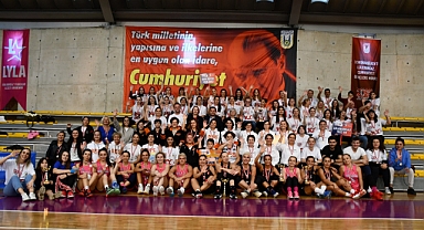 Lüleburgaz Belediyesi’nin Kadınlar Spor Turnuvası Cumhuriyet Kupası tamamlandı